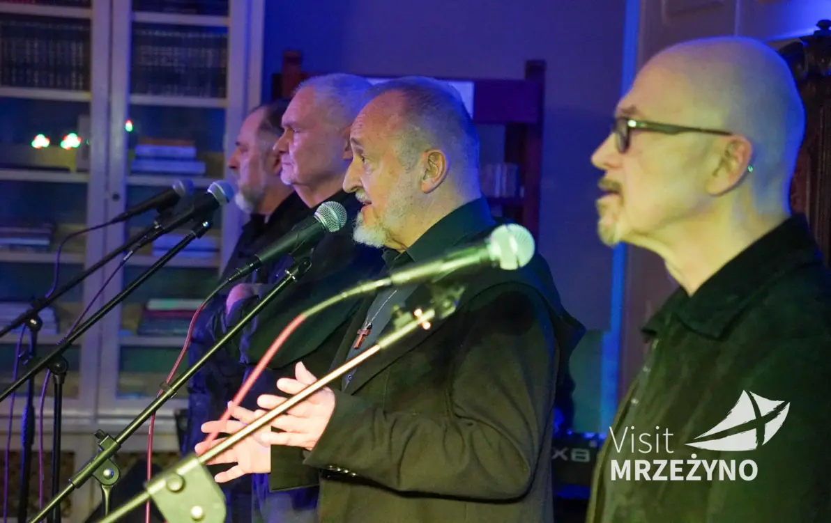 Niezwykły koncert, satyra i humor w każdym słowie - Lekcja Polskiego Pana Młynarskiego, Trzebiatów 8 listopada 2025r. 